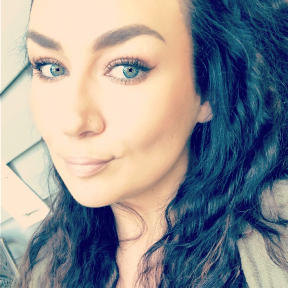 Meet your Posher, Melissa